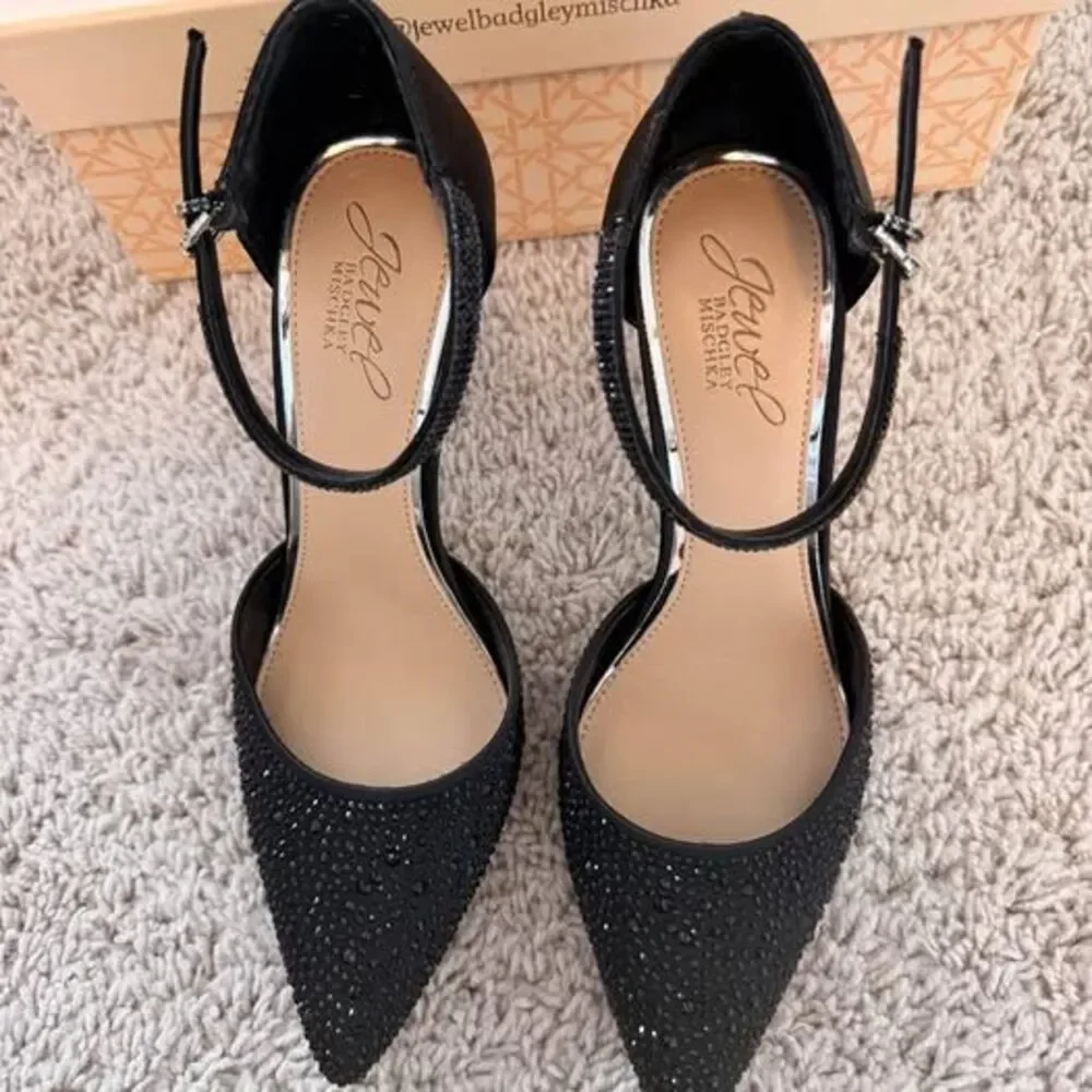 Jewel Badgley Mischka nib fits